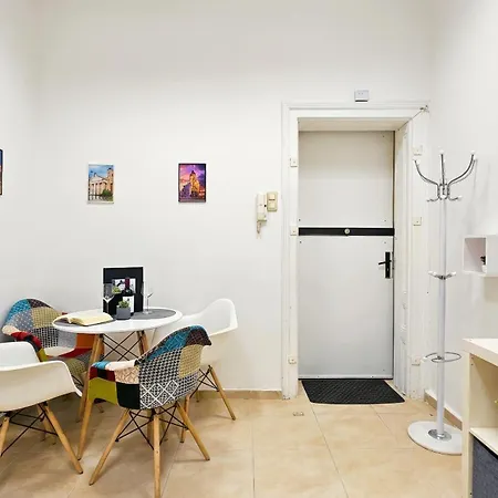 Vitosha Blvd Prime Location Quiet Retreat Lägenhet