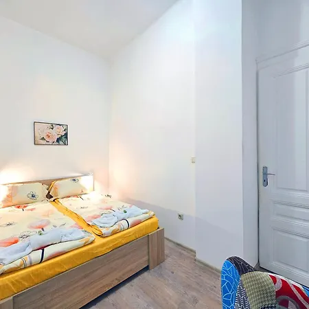 Vitosha Blvd Prime Location Quiet Retreat شقة
